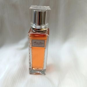 Miss Dior Eau de Toilette Roller Pearl 0.67oz/20ml